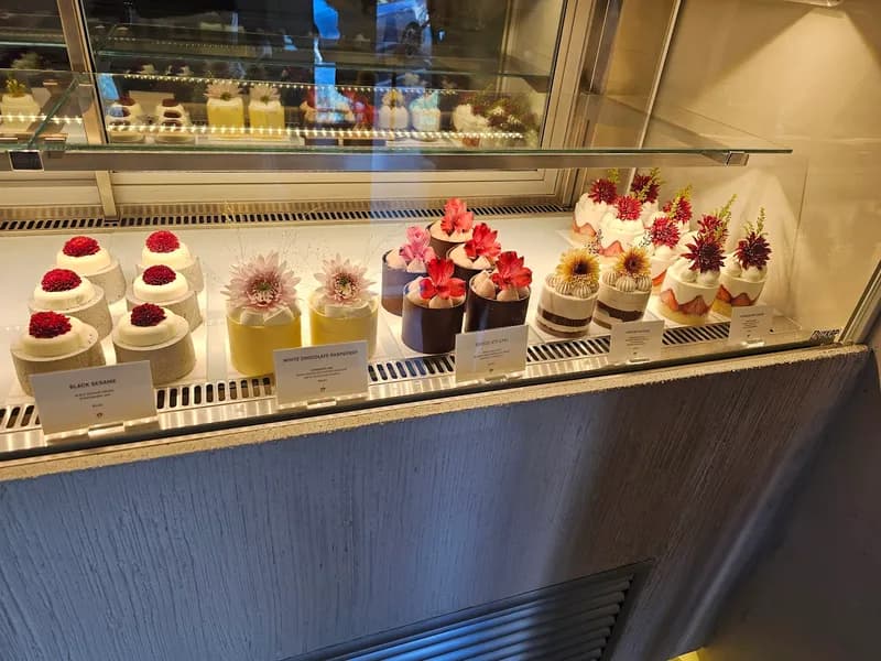 HINAR Dessert Bar & Café, Restaurants in East Village