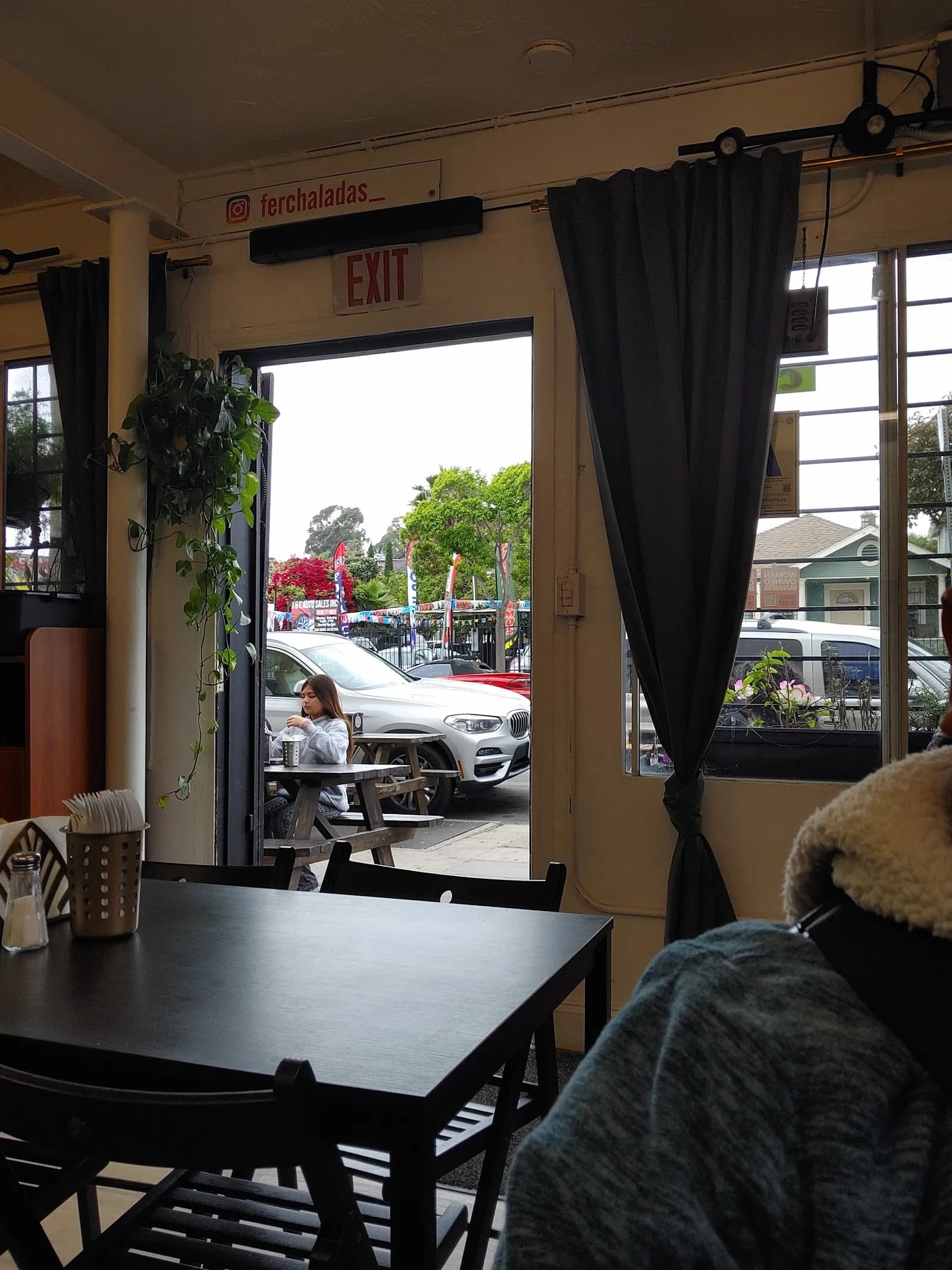 Ferchaladas birria & mariscos, Restaurants in Logan Heights