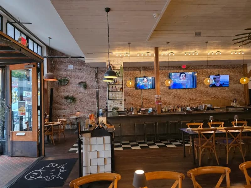 Smokin J's BBQ & Taphouse, BBQ in Gaslamp Quarter