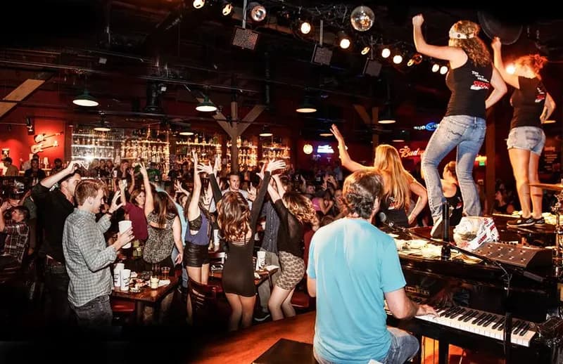 The Shout! House, Restaurants in Gaslamp Quarter