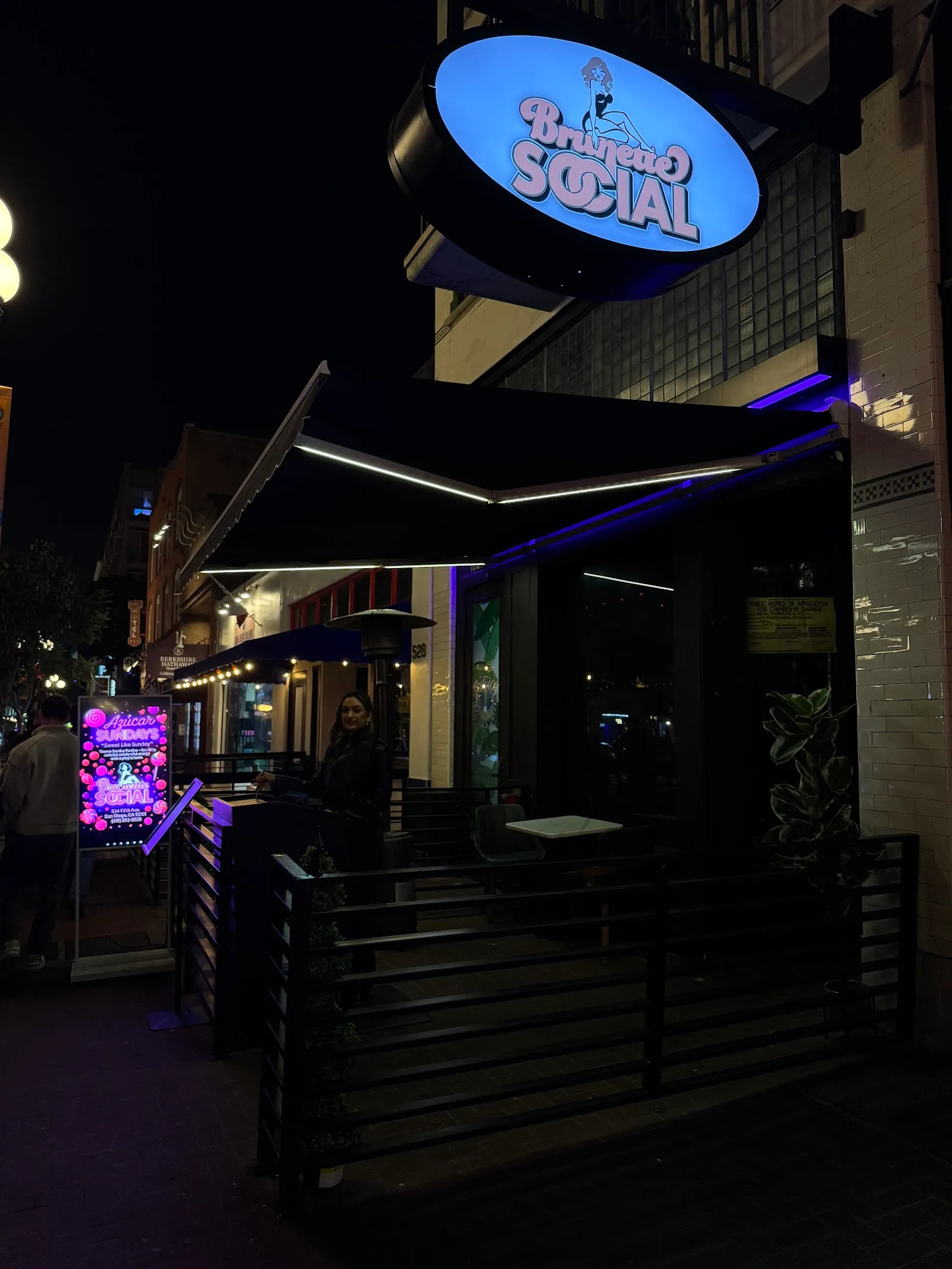 Brunette Social Sports Bar, Sports Bars in Gaslamp Quarter
