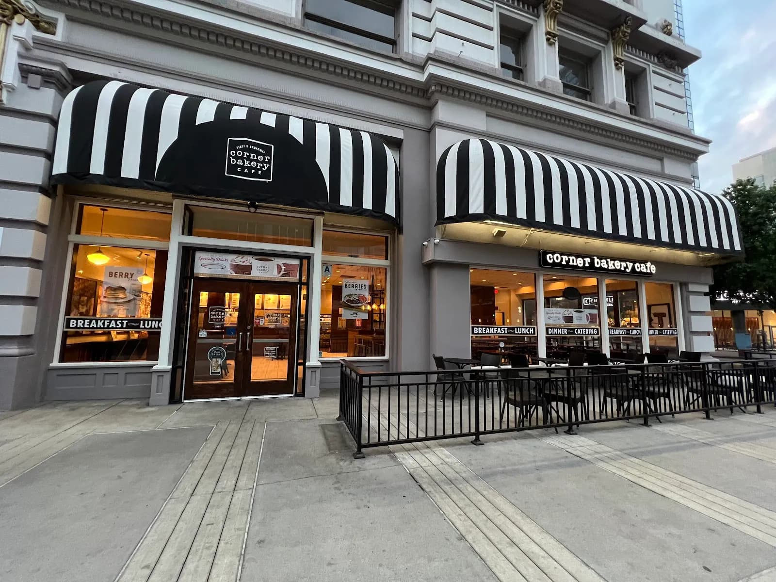 Corner Bakery Cafe, Restaurants in Gaslamp Quarter