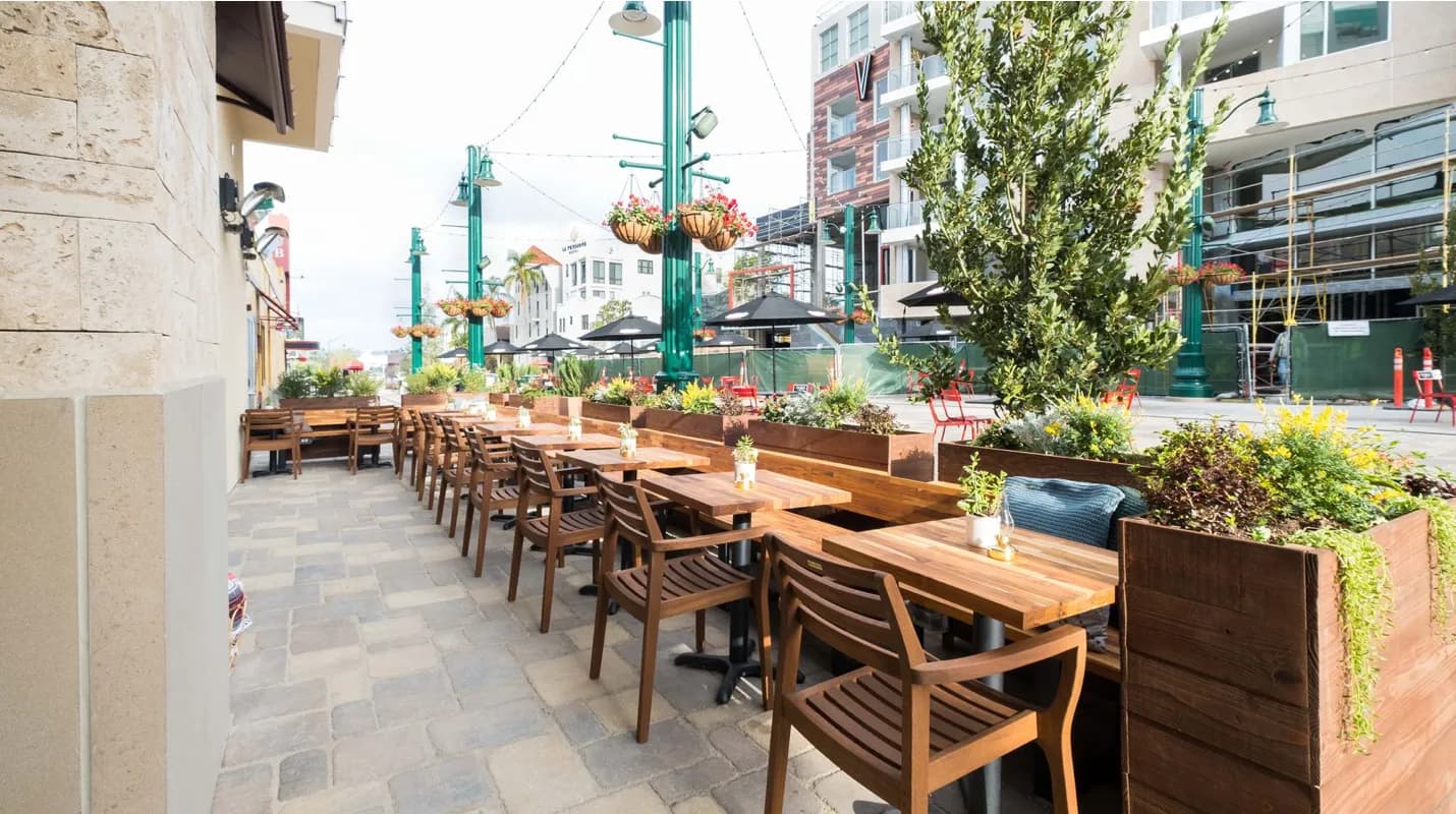Frost Me Cafe and Bakery, Coffee Shops in Little Italy