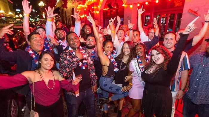 San Diego Club Crawl, Bars in Gaslamp Quarter