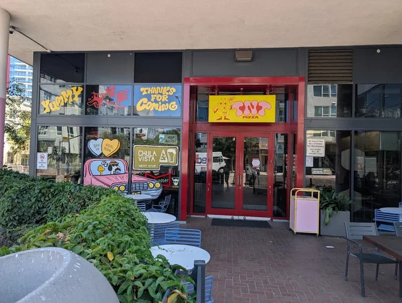 TNT Pizza, Pizza in East Village