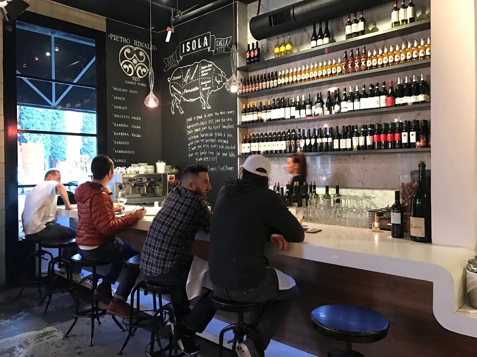 Isola Pizza Bar, Pizza in Little Italy