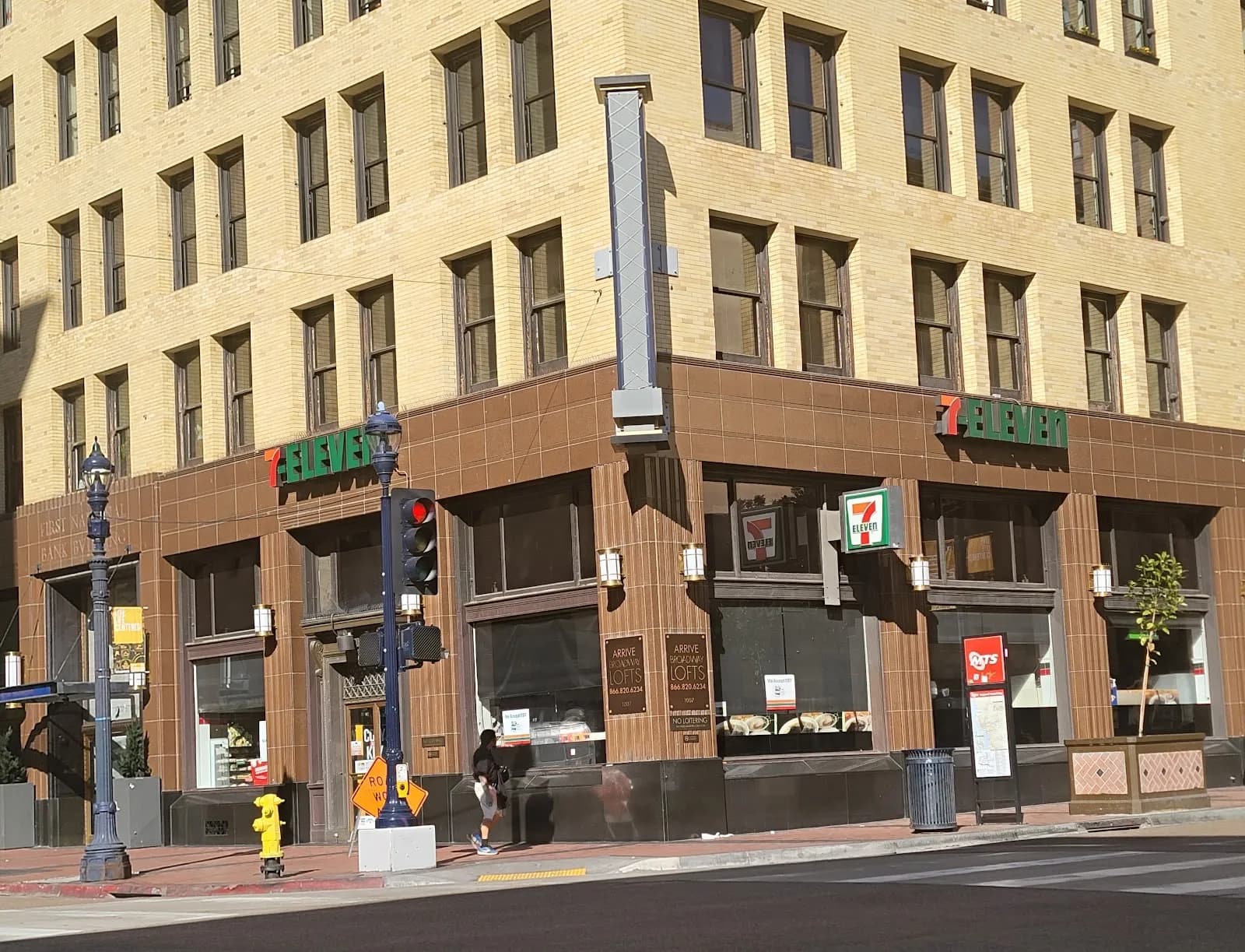 7-Eleven, Pizza in Gaslamp Quarter