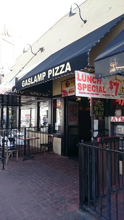 Gaslamp Pizza, Pizza in Gaslamp Quarter