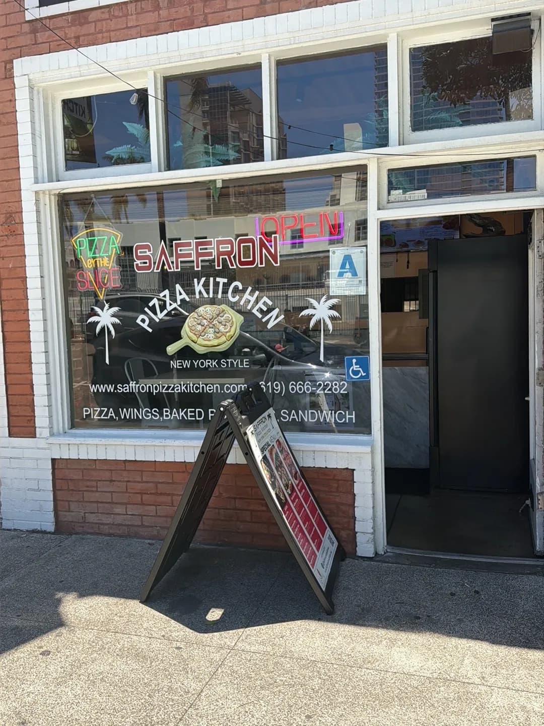 Saffron Pizza Kitchen, Pizza in East Village