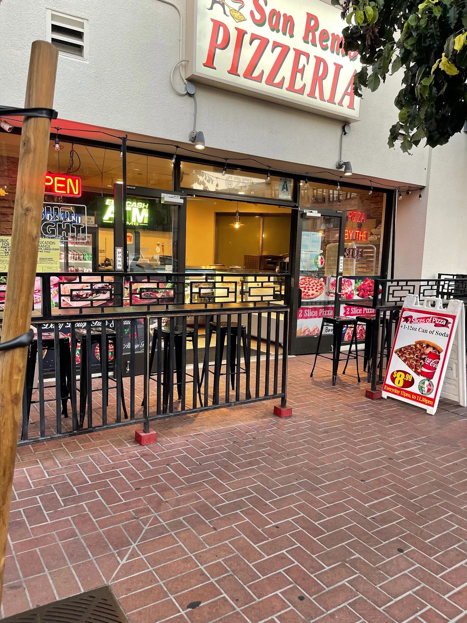 San Remo Pizzeria, Pizza in Gaslamp Quarter