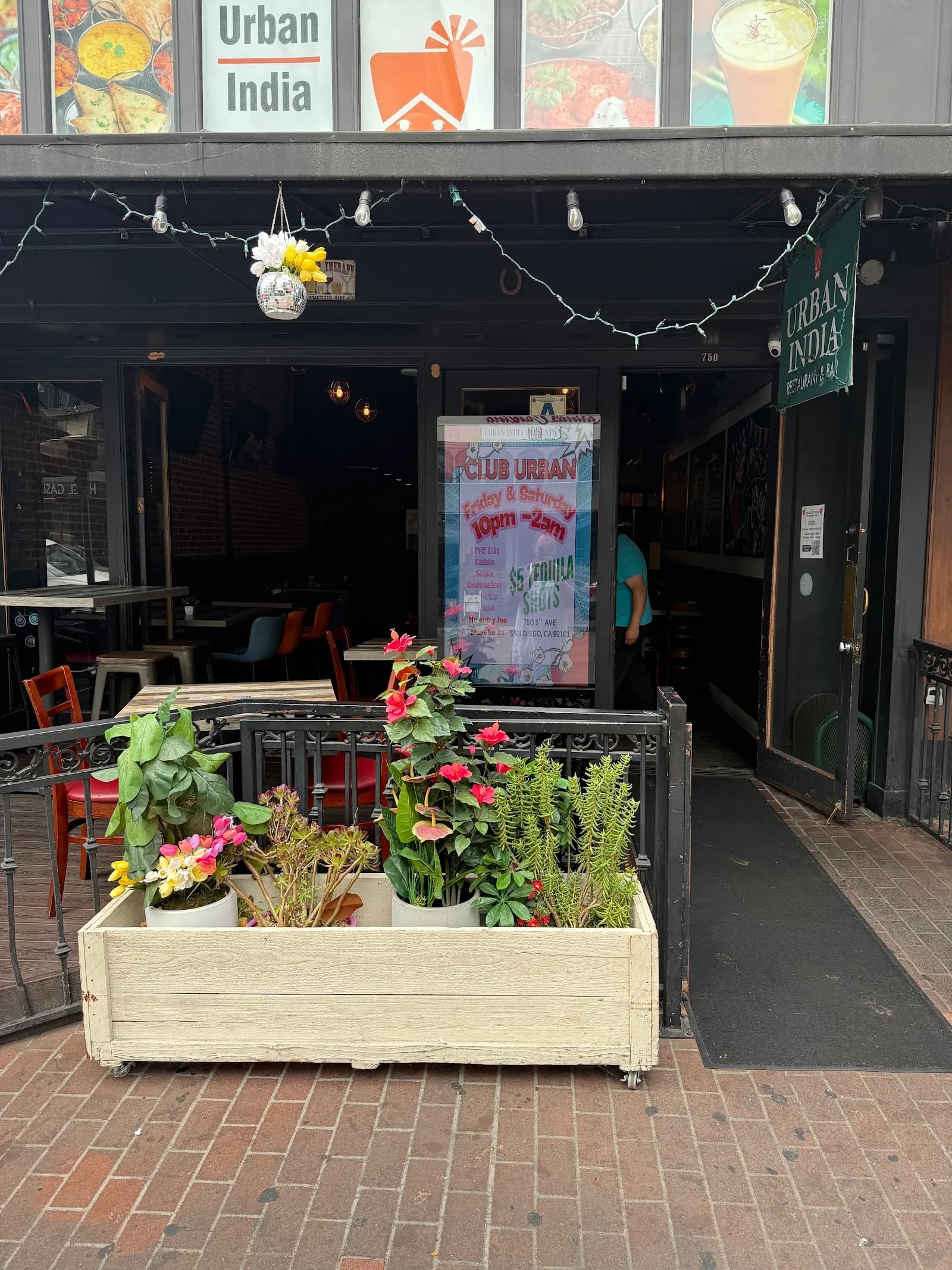 Urban India | Restaurant & Bar, Seafood in Gaslamp Quarter
