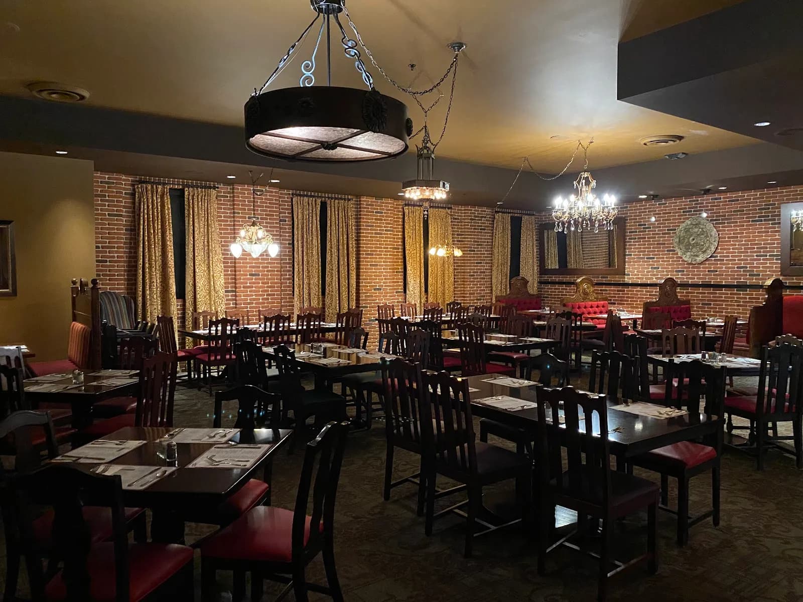The Old Spaghetti Factory, Italian in Gaslamp Quarter