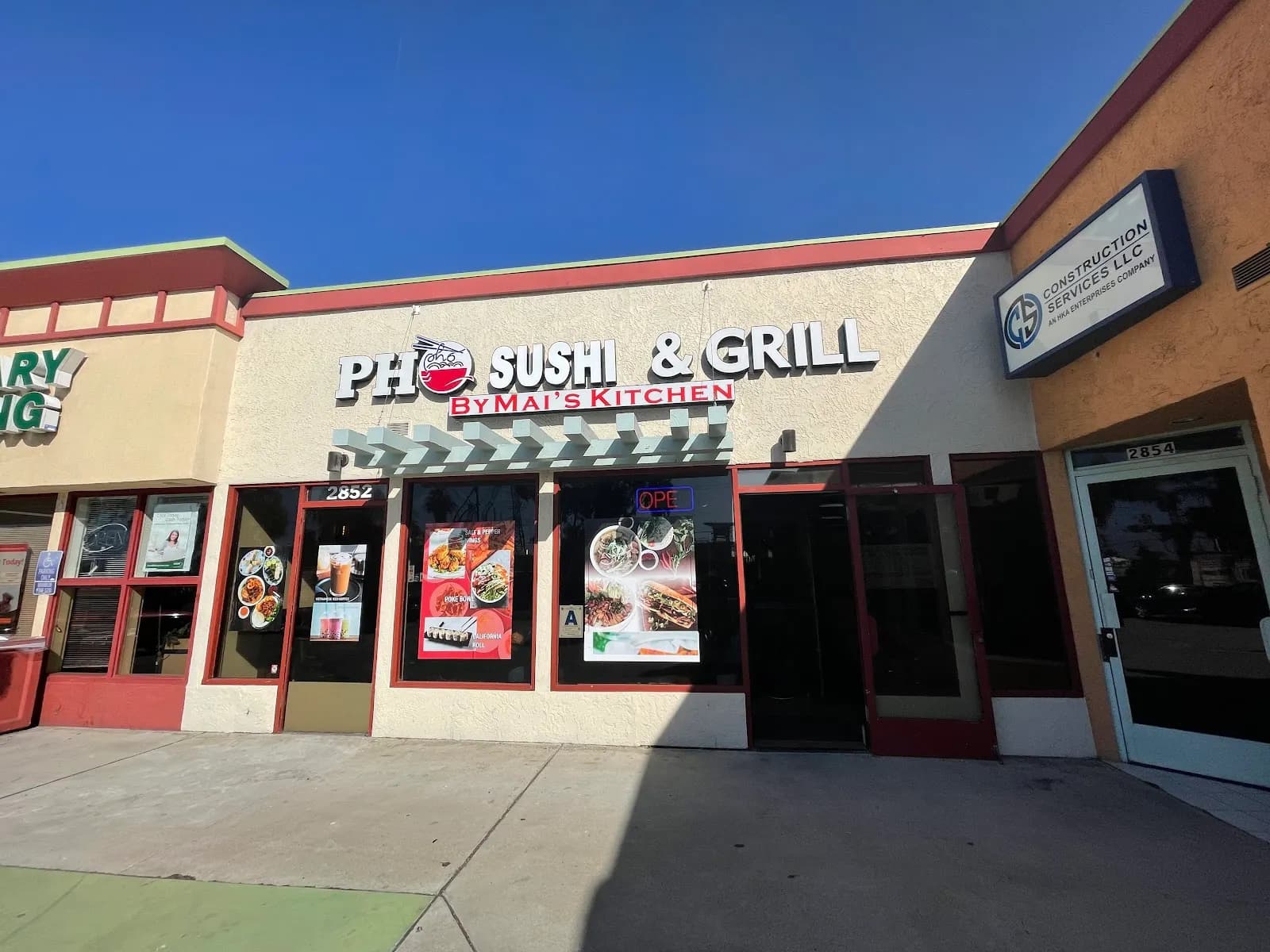 Pho & Sushi - Asian Fusion, Sushi in Barrio Logan