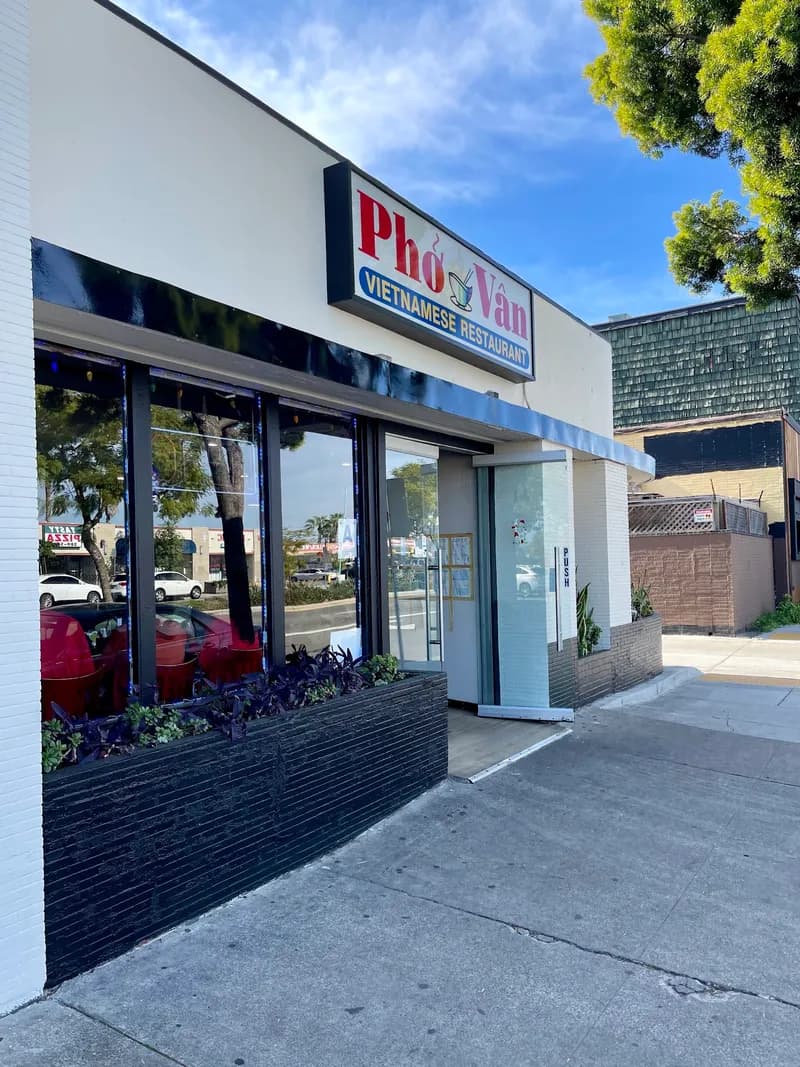 Phở Vân Restaurant, Vietnamese in Talmadge