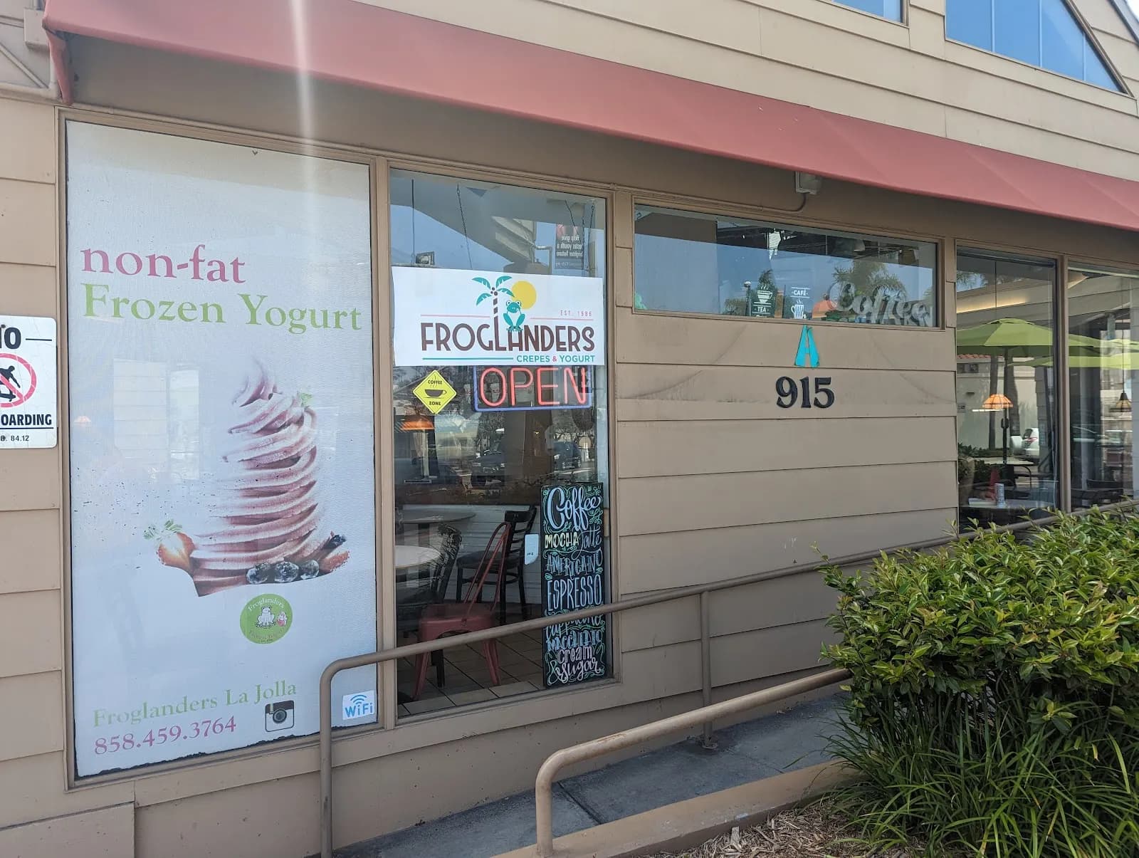 Froglanders Crepes & Yogurt in La Jolla