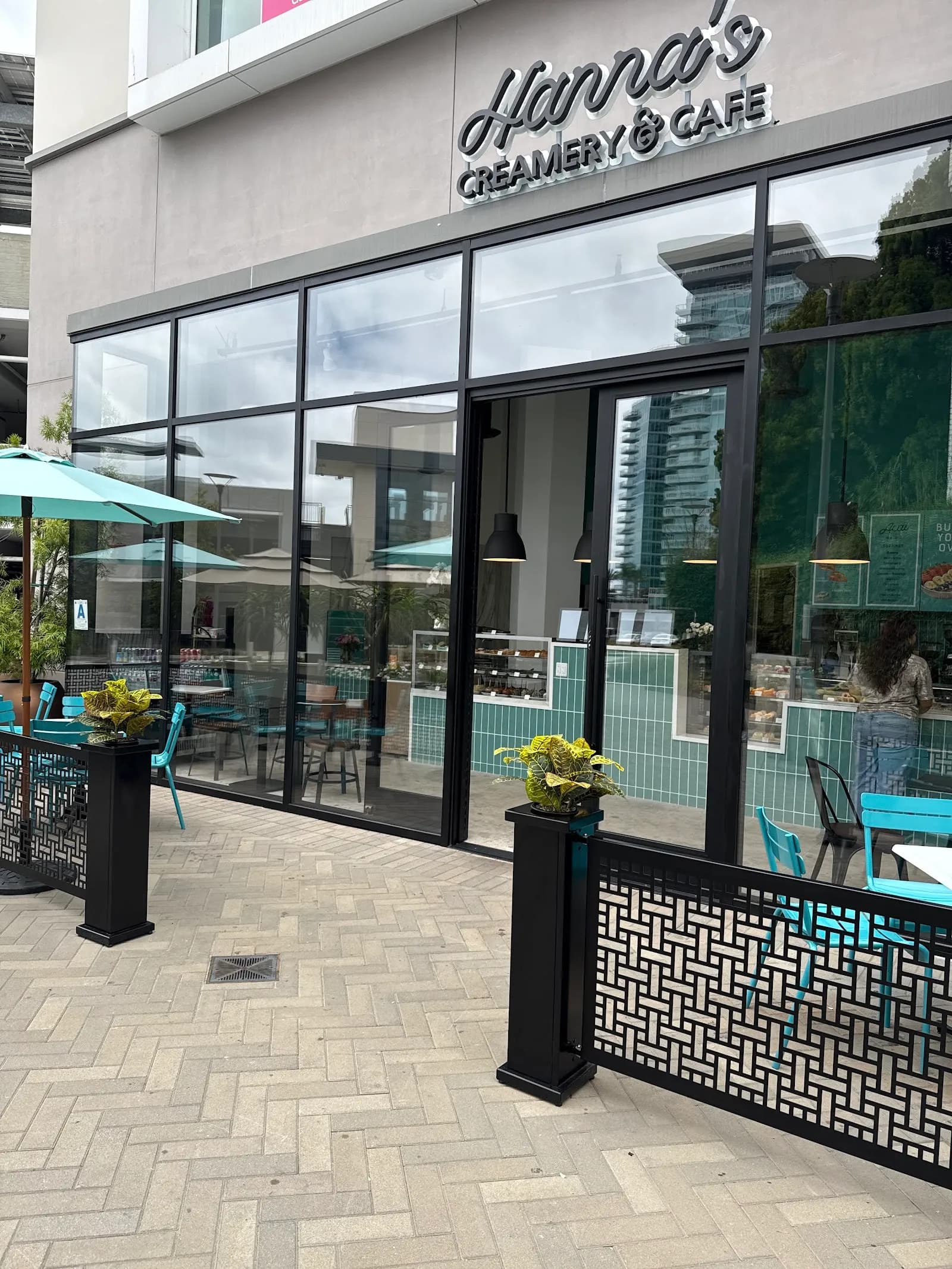 Hanna's Creamery & Cafe, Ice Cream & Dessert in University City