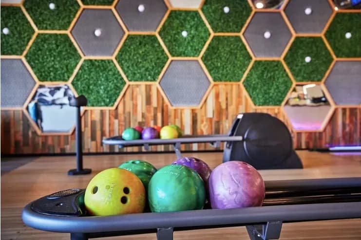 Break Point, Sports Bars in Pacific Beach