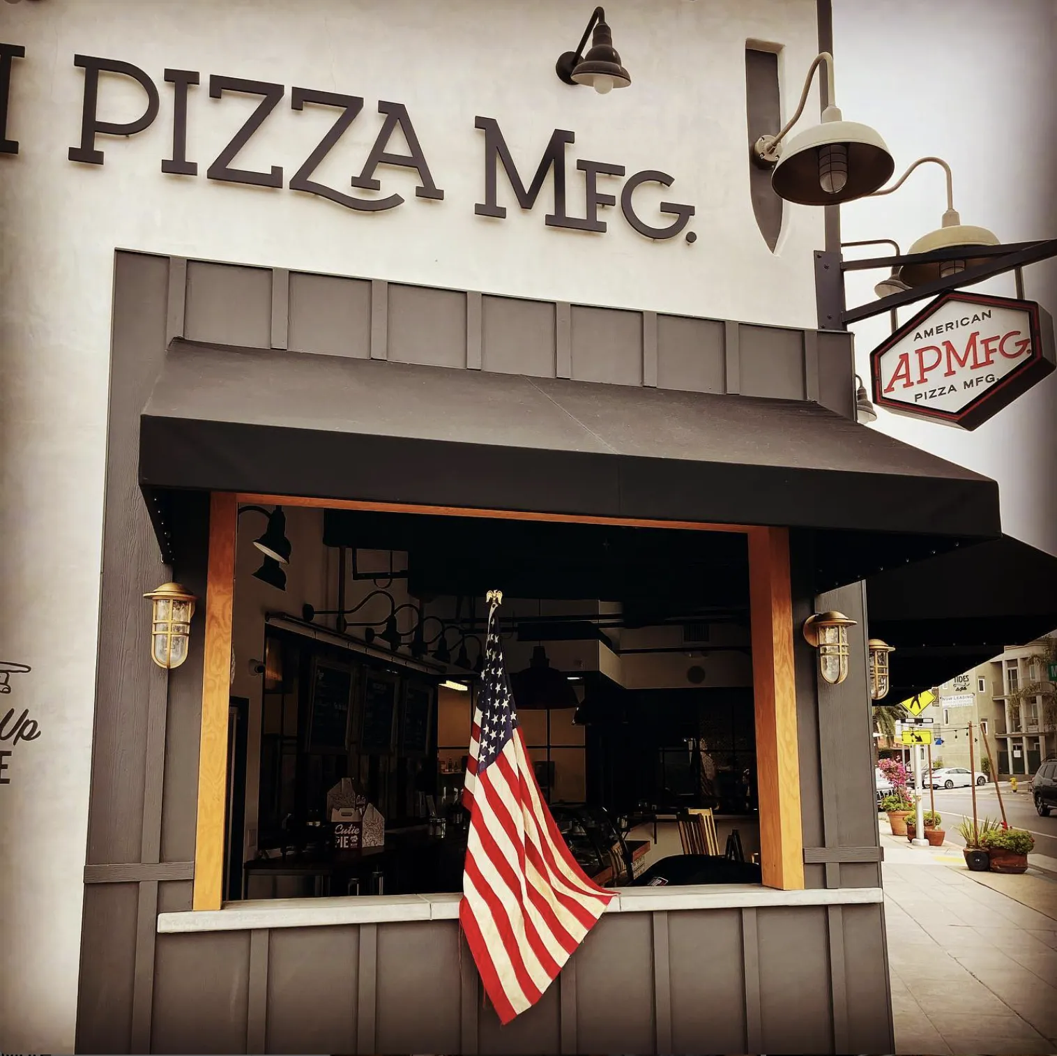 American Pizza Manufacturing, Pizza in La Jolla