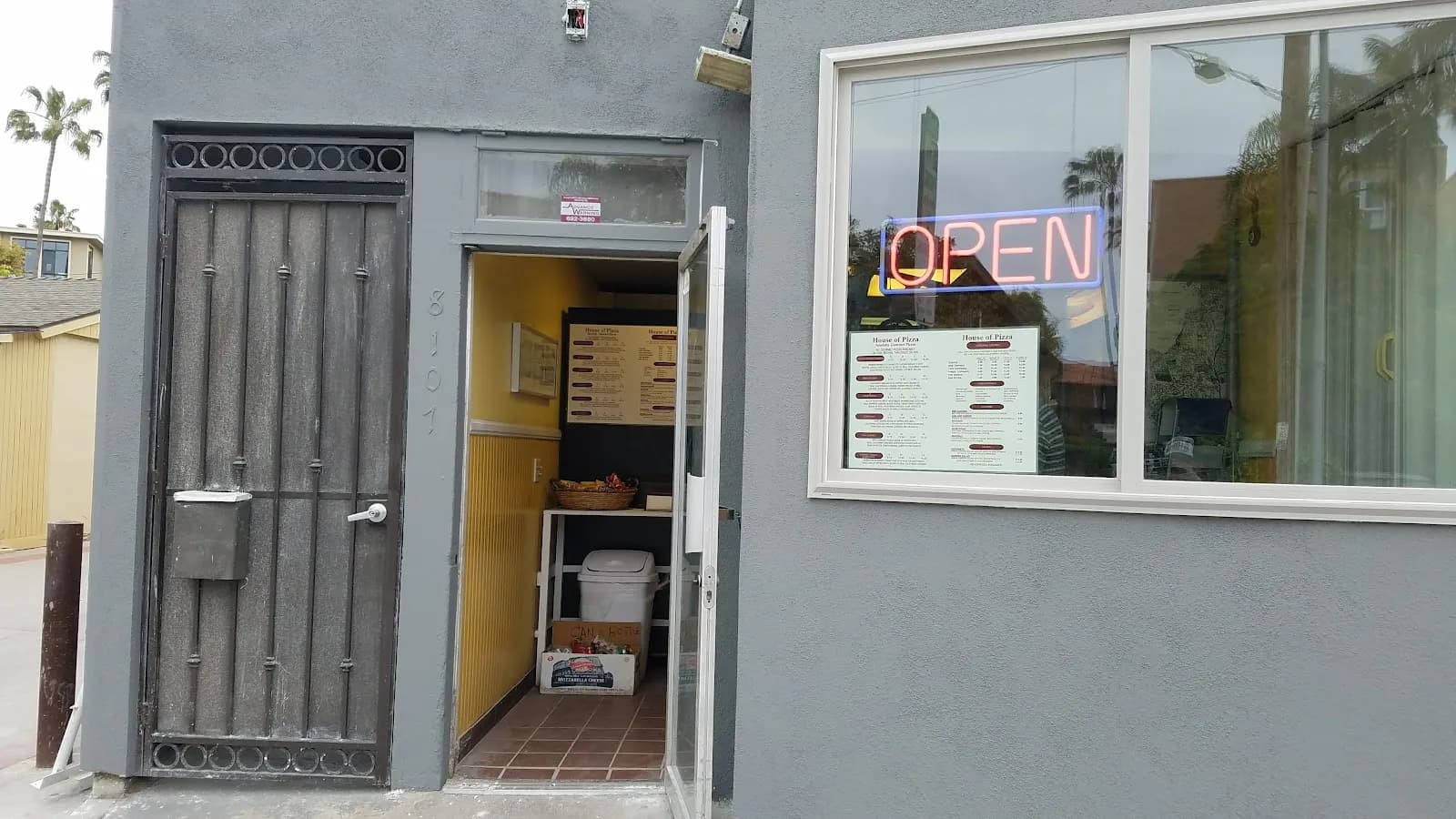 House of Pizza, Pizza in La Jolla