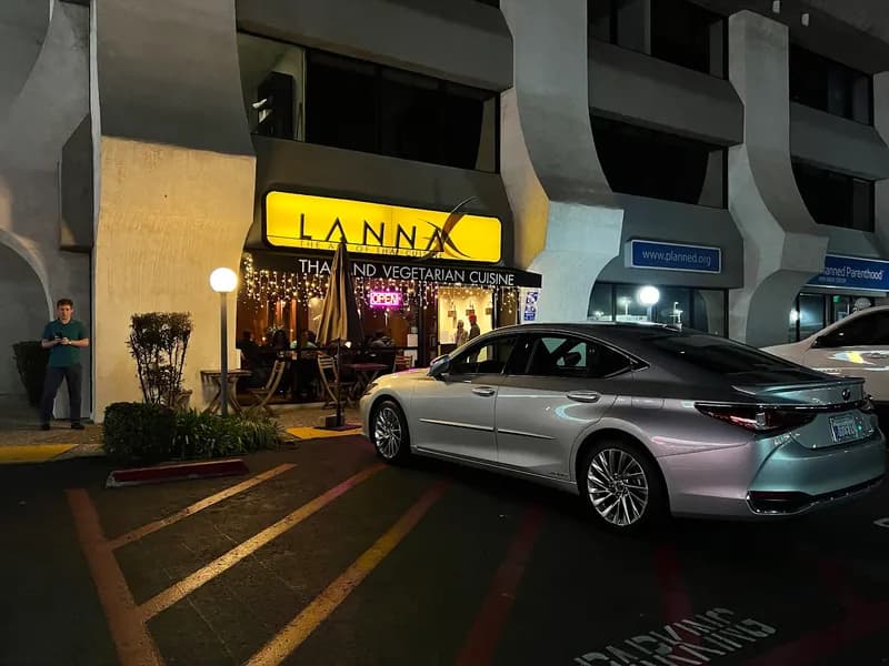 Lanna Thai Cuisine, Seafood in Bay Park