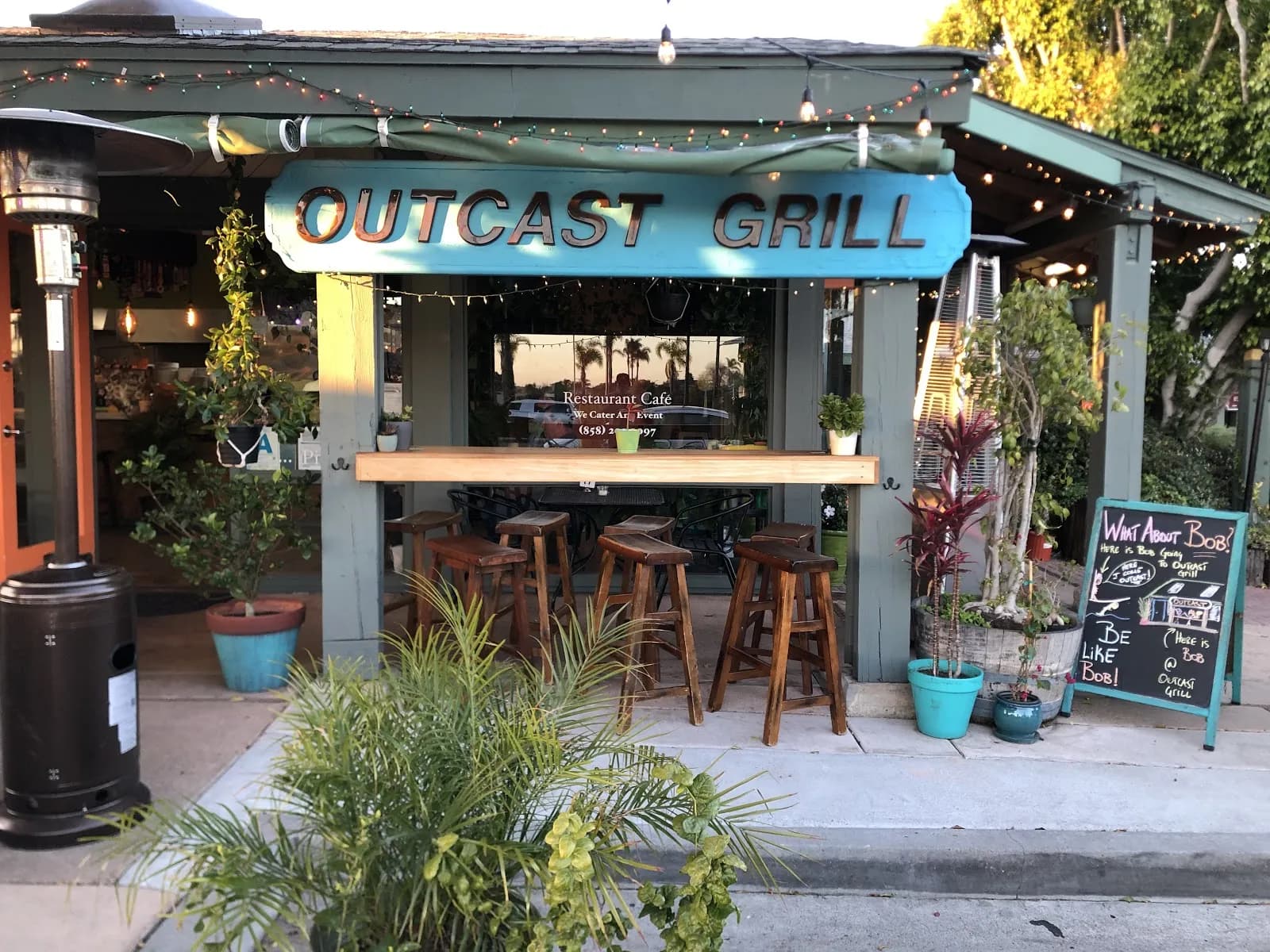 Outcast Grill, Burgers in University City