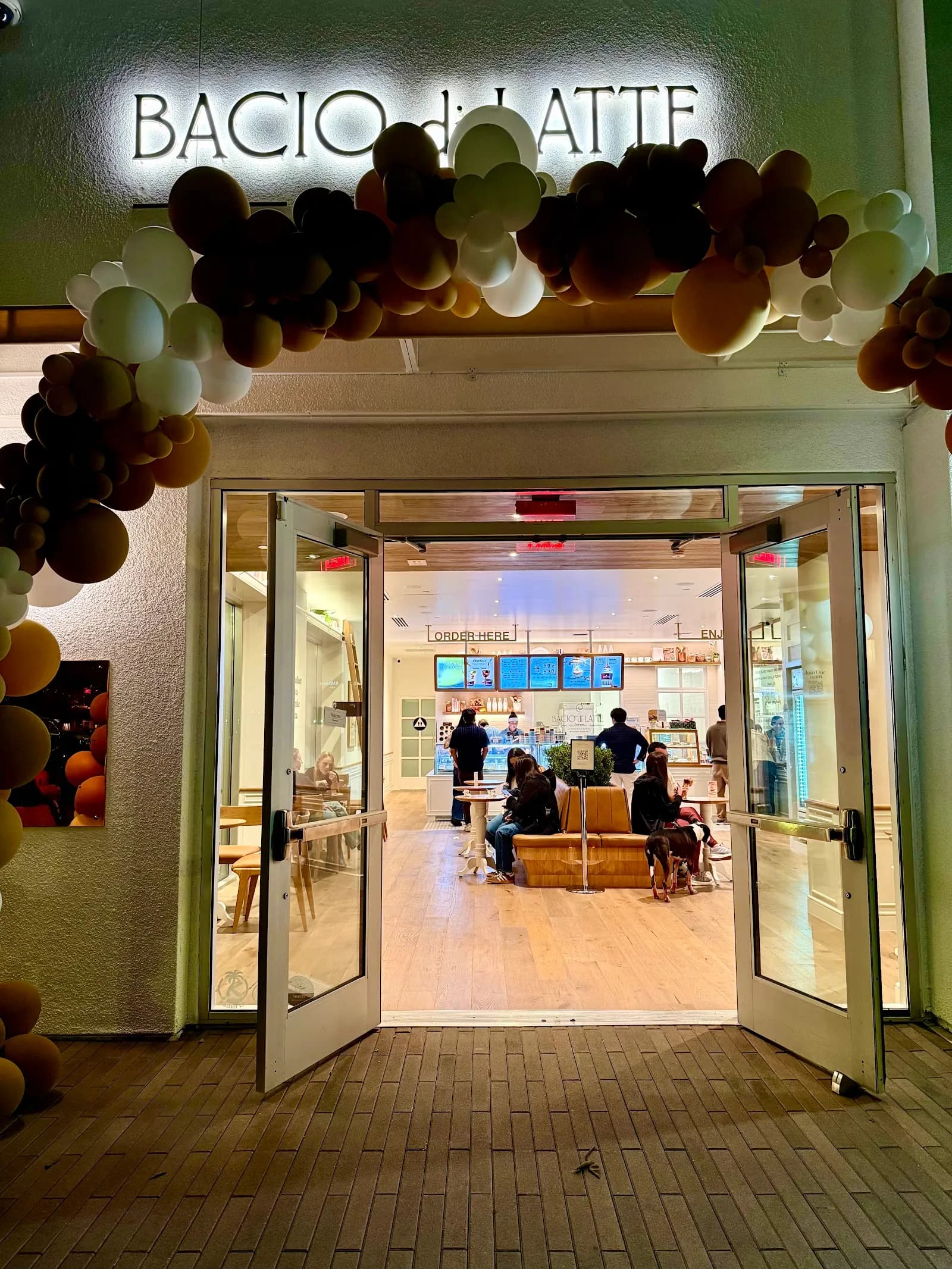 Bacio di Latte | La Jolla, SD, Ice Cream & Dessert in University City