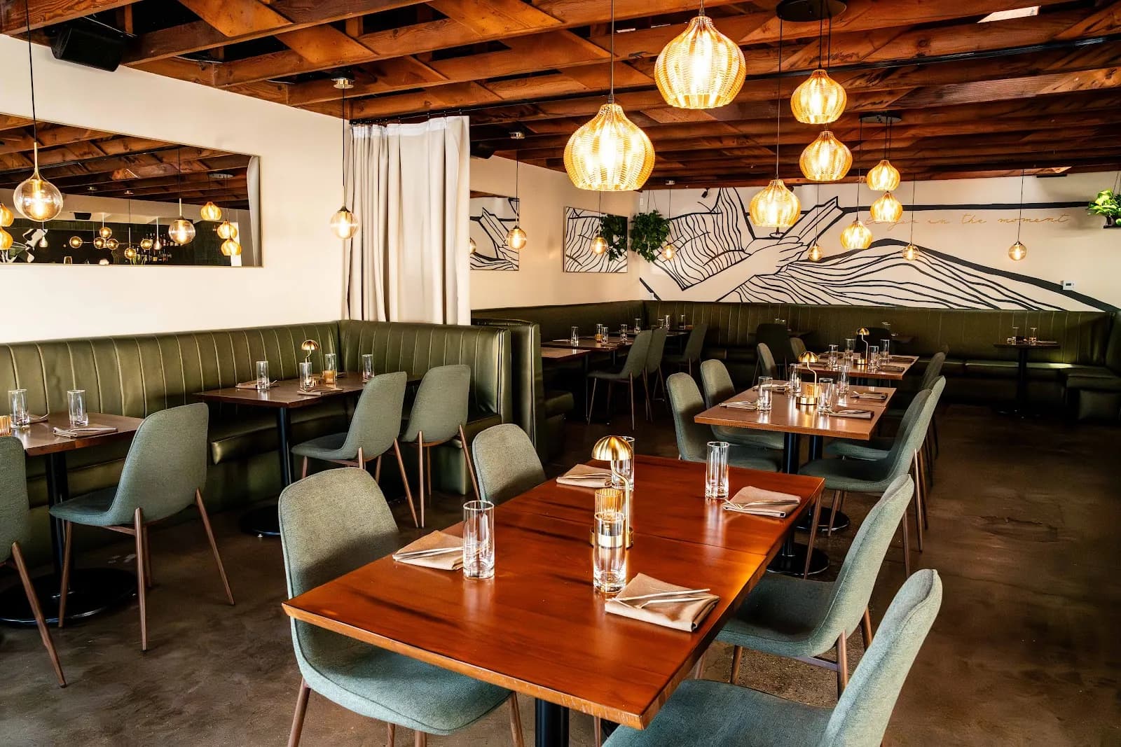 Slowly Restaurant and Lounge, Seafood in Pacific Beach