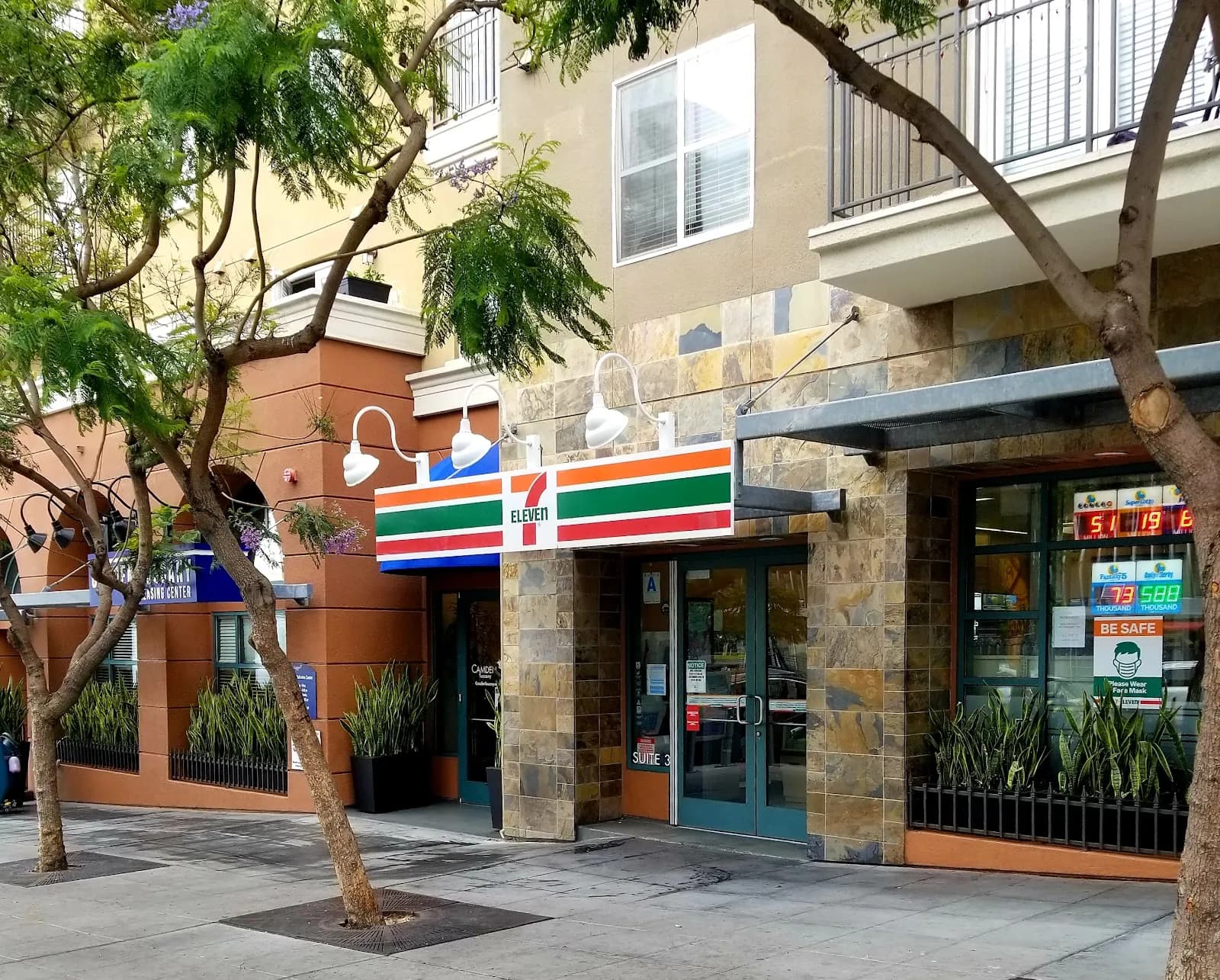 7-Eleven, Pizza in Little Italy