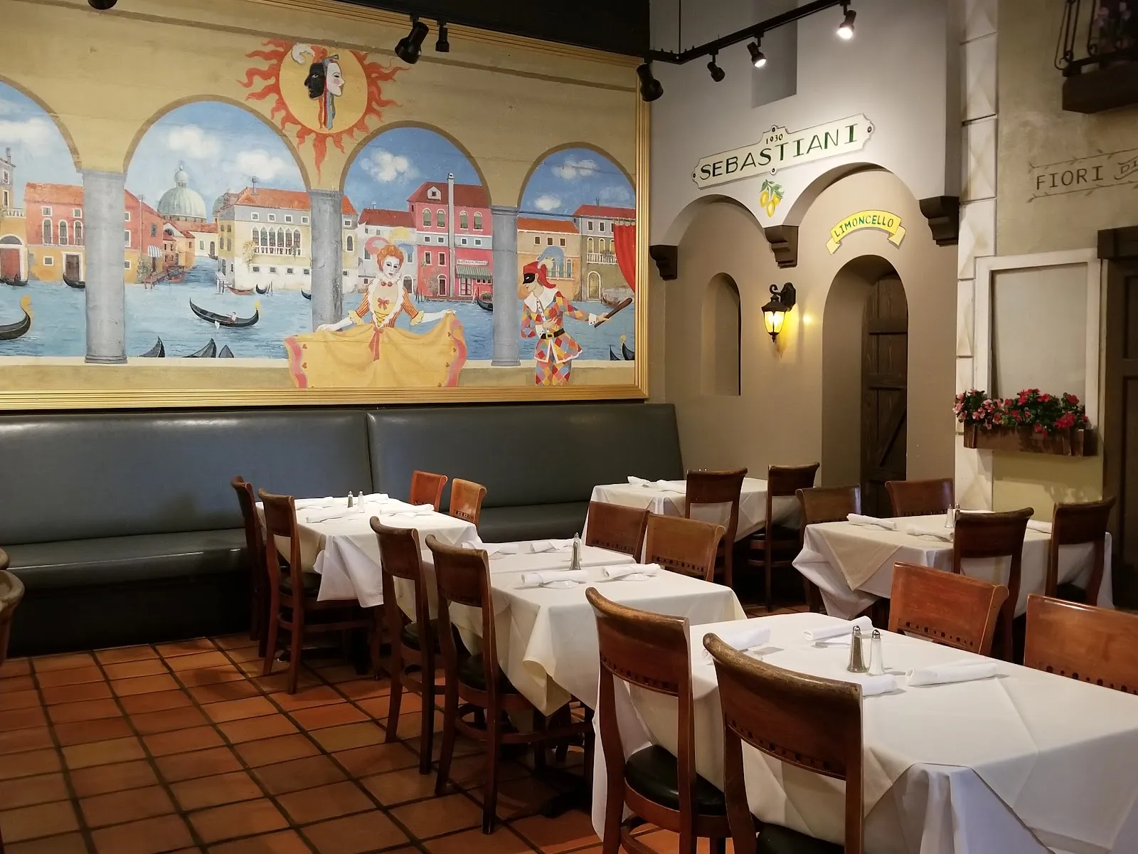 Mimmo's, Italian in Little Italy