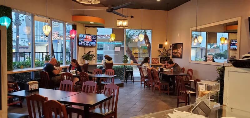 Bánh Mì Hội An, Vietnamese in Old Town