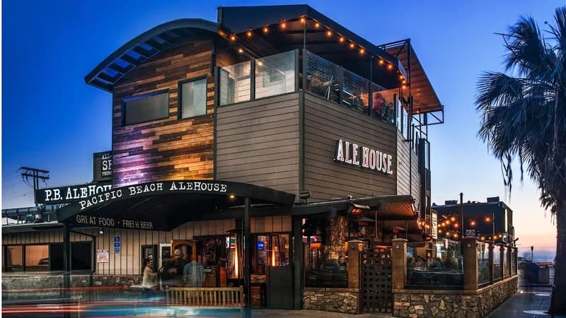 Pacific Beach AleHouse, Restaurants in Pacific Beach