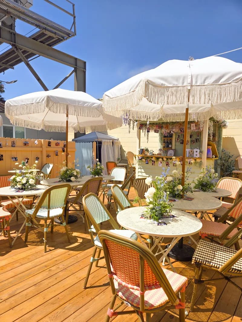 The Oasis Patio Bar, Bars in Pacific Beach