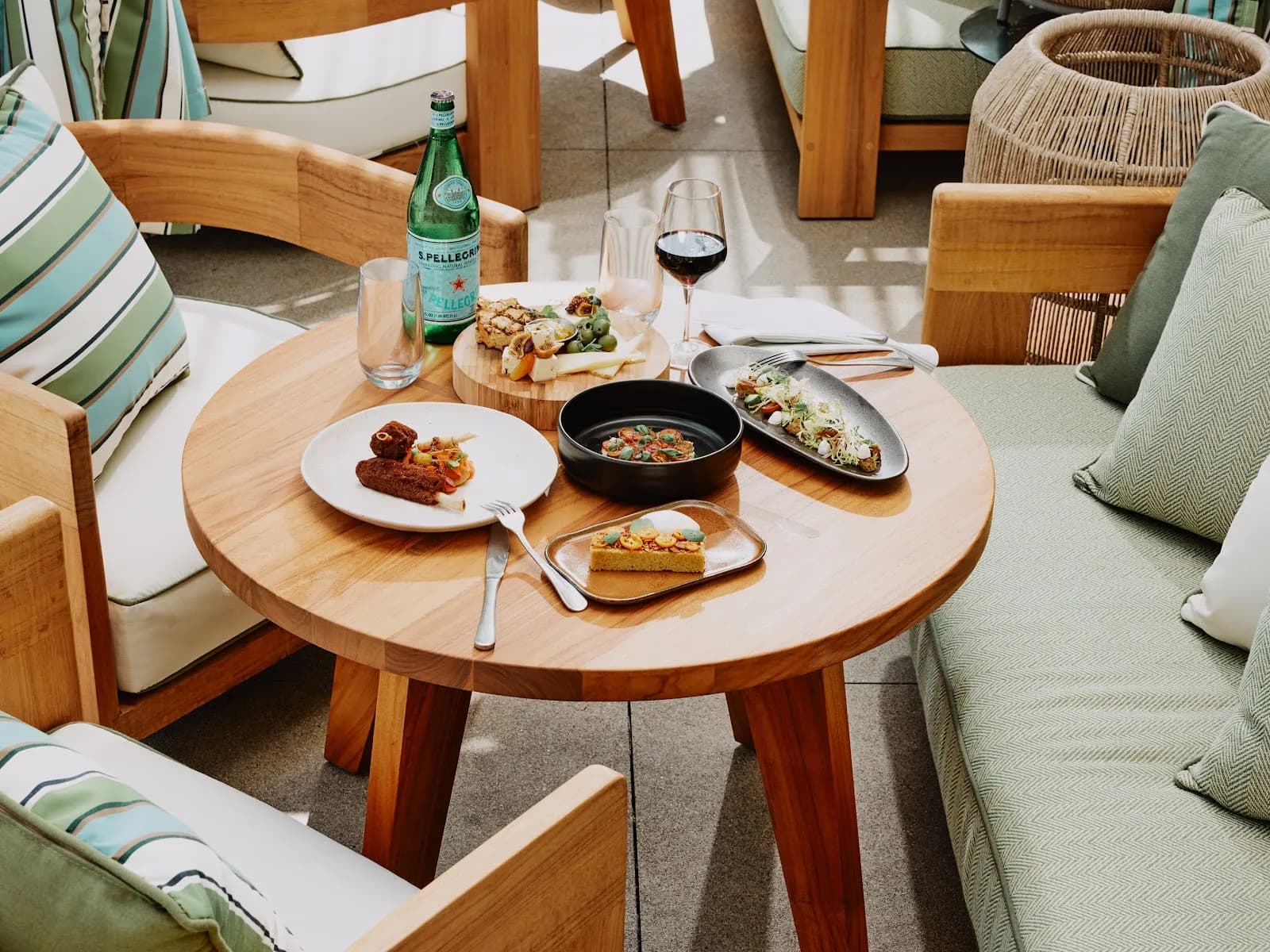 The Rooftop Bar, Restaurants in Oceanside
