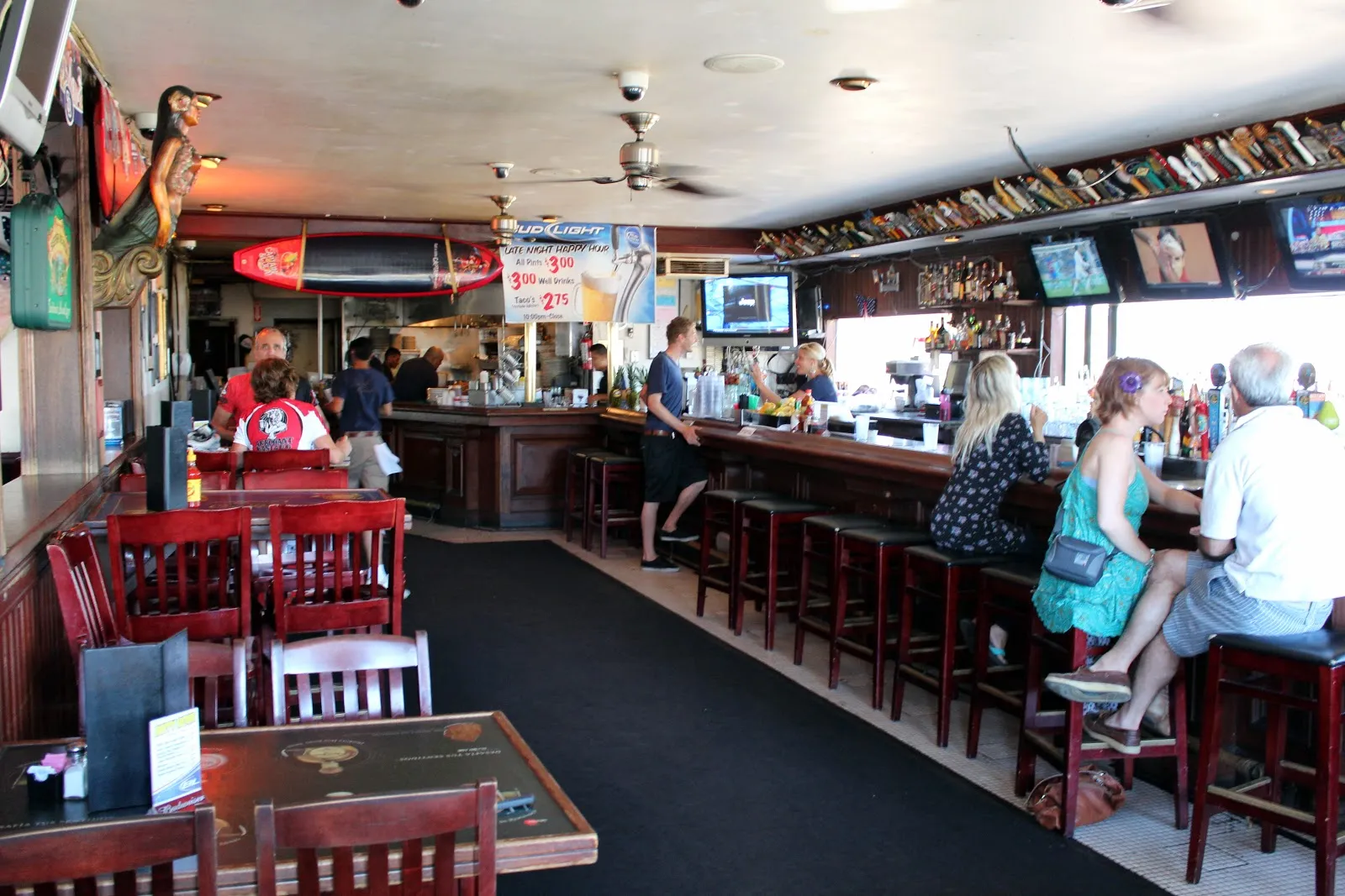South Beach Bar & Grille in Ocean Beach