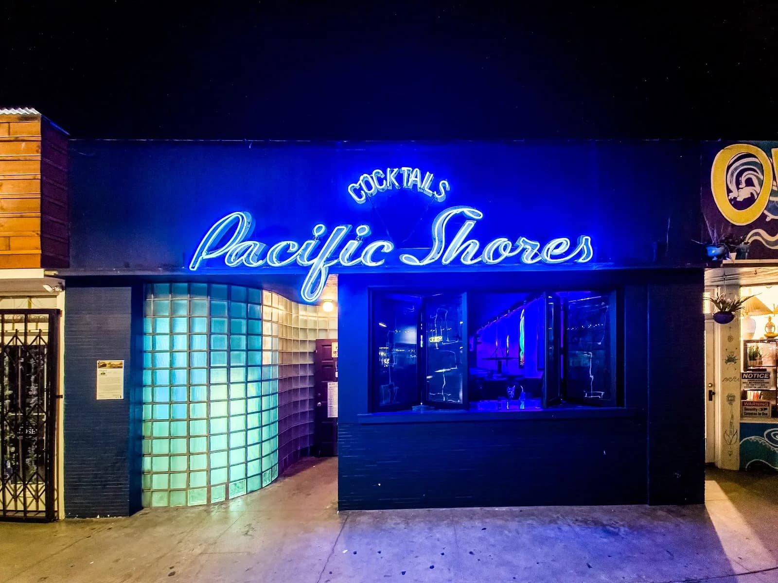 Pacific Shores Cocktail Lounge in Ocean Beach