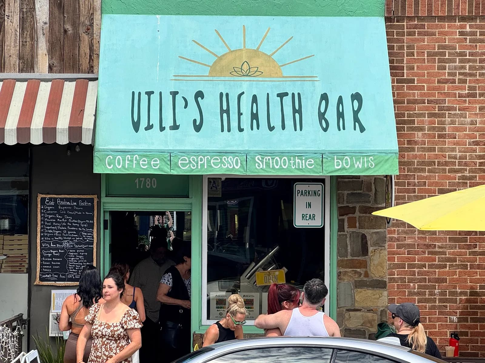 Vili's Health Bar in Point Loma