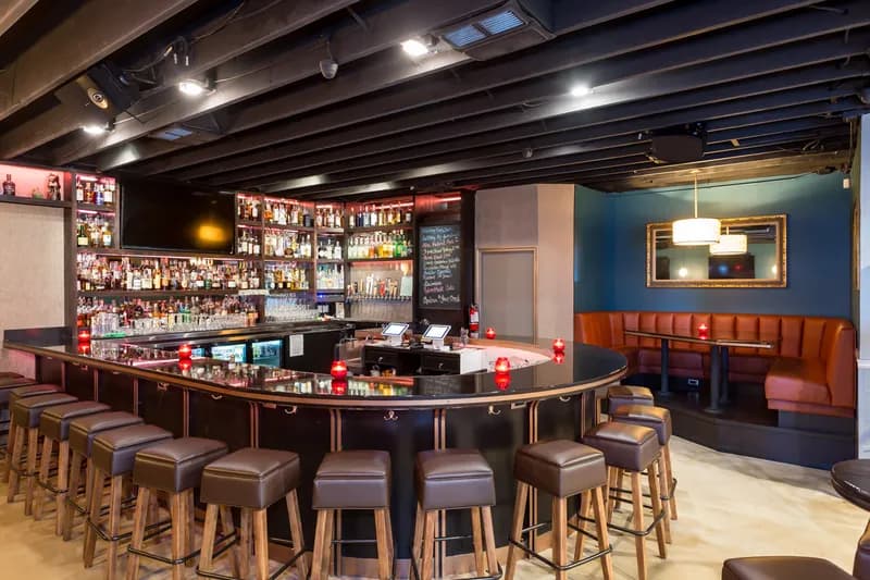 The Cordova Bar, Bars in Old Town