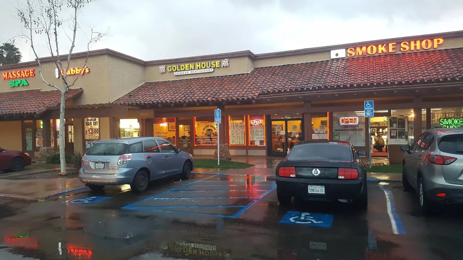 Golden House Chinese Restaurant, Restaurants in San Diego