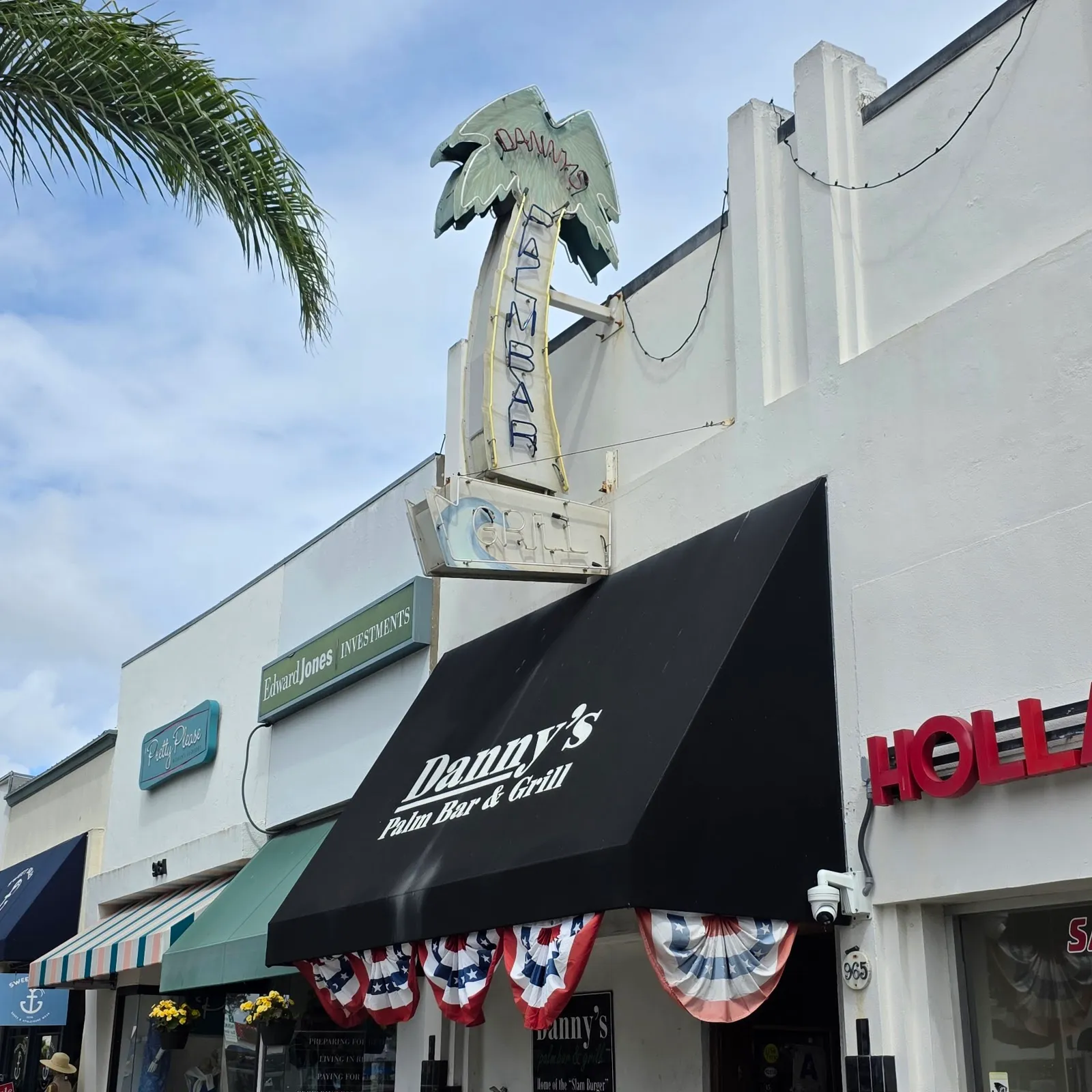 Danny's Palm Bar & Grill in Coronado