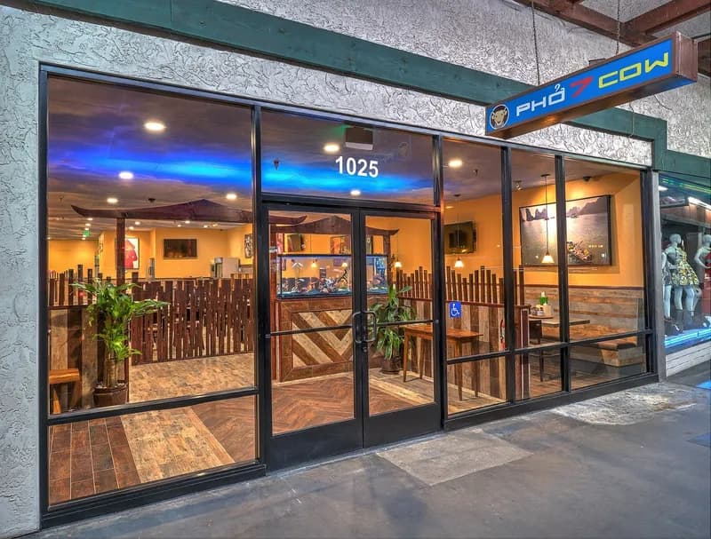 PHO 7 COW, Venue in National City