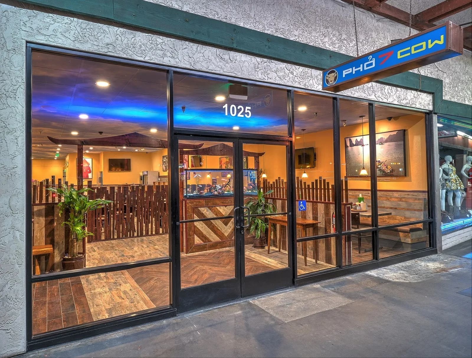 PHO 7 COW in National City