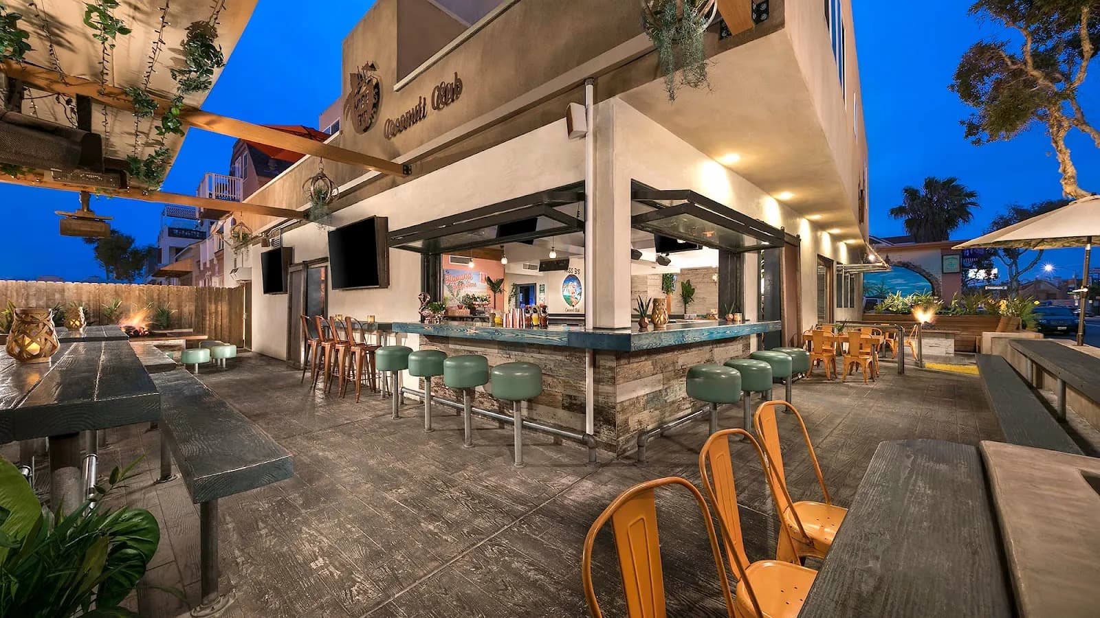 Miss B's Coconut Club in Mission Beach