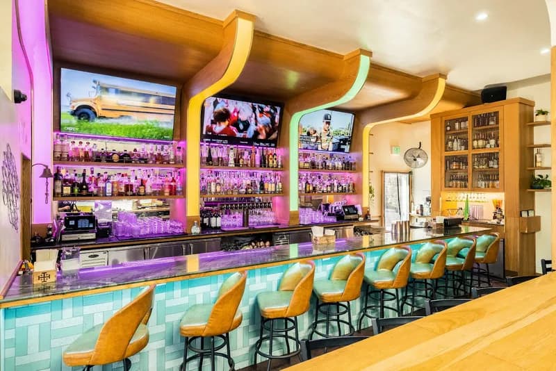 Guava Beach Bar & Grill, Restaurants in Mission Beach