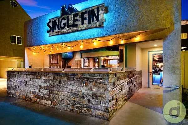 Single Fin Surf Grill in Mission Beach
