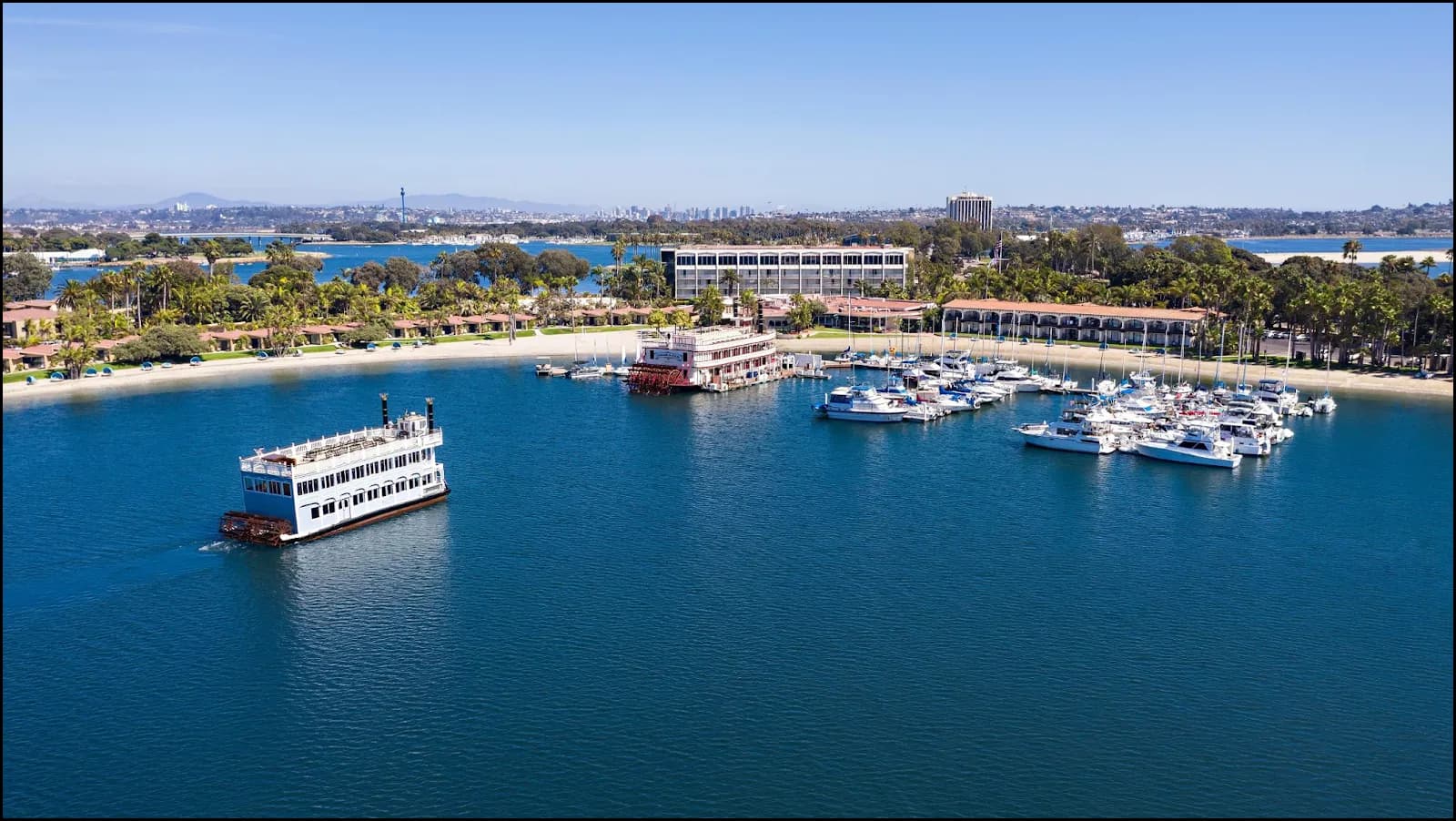 Bahia Belle Cruises in Mission Beach