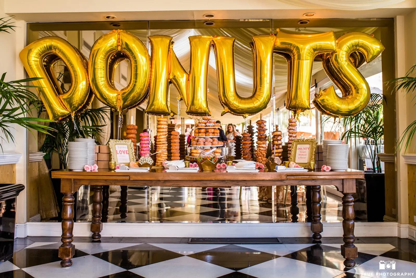 VG Donut & Bakery, Bakeries in Encinitas