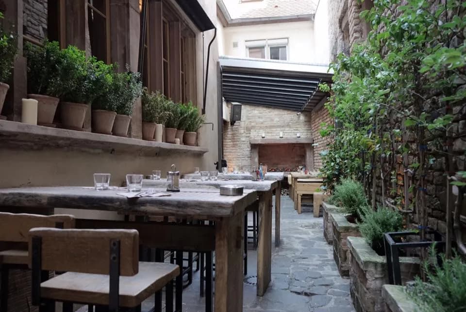 Caupona Taverne, Restaurants in Grande Île