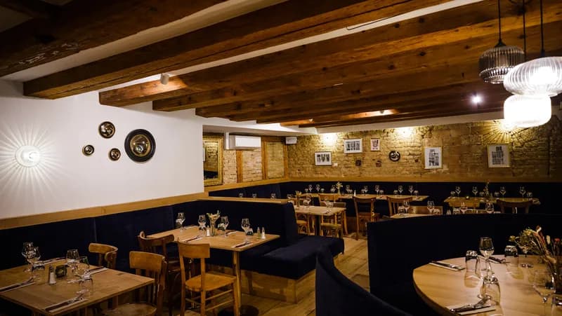 La Grande Dame, Restaurants in Grande Île
