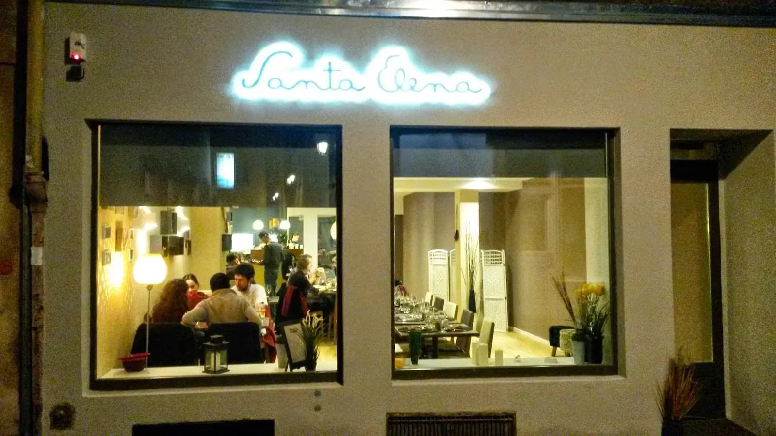 Santa Elena, Restaurants à Grande Île