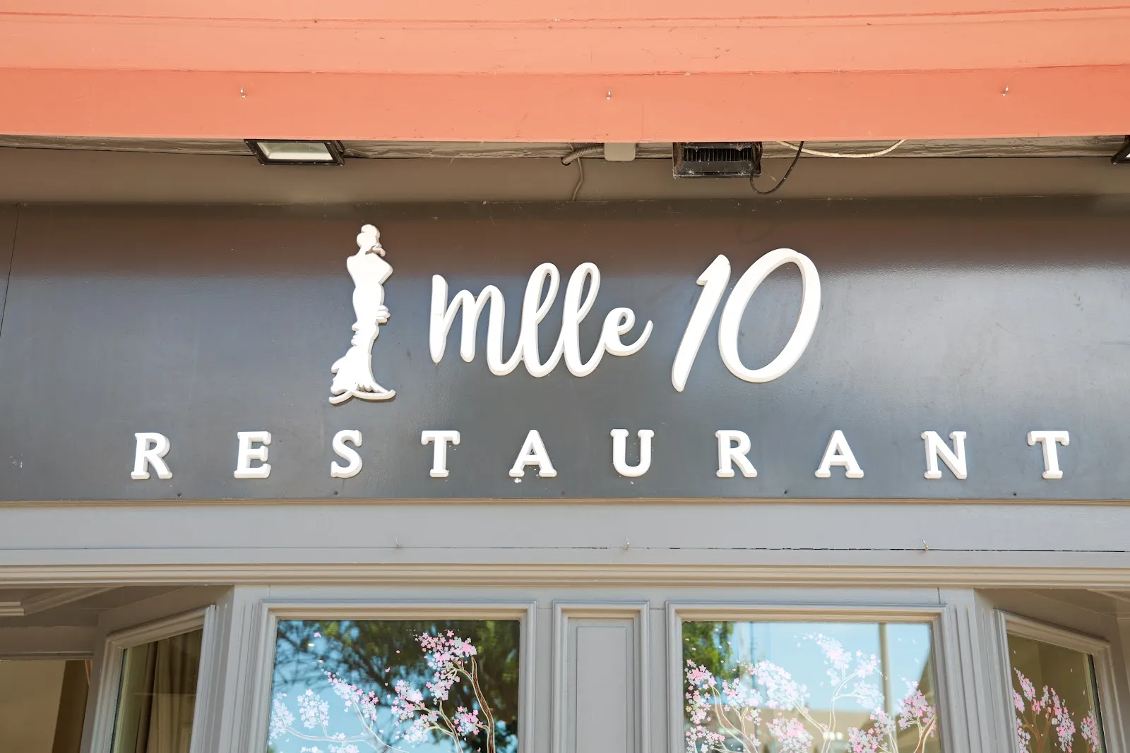 Mademoiselle 10, Restaurants à Neustadt